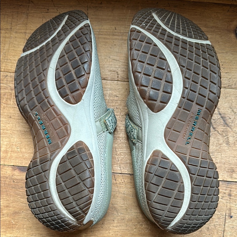 Merrell Green Mary Jane casual Shoes with Floral Strap - Picture 9 of 10